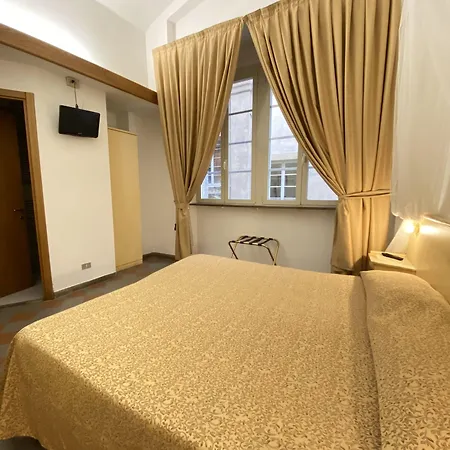 Otel Piccolo Etruria Siena