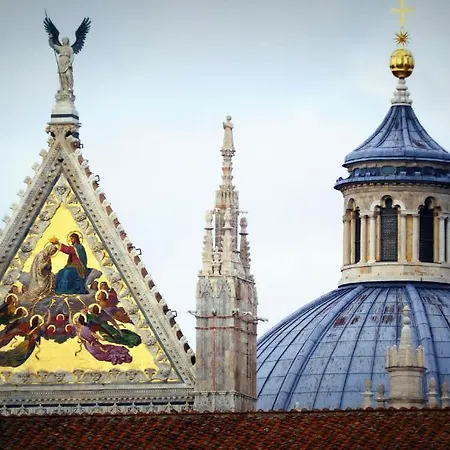 Отель Piccolo Etruria Сиена