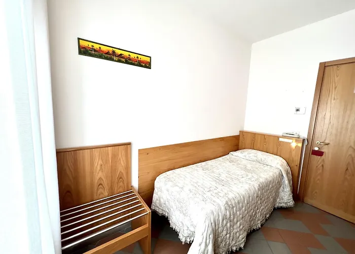 Hotel Piccolo Etruria 2*